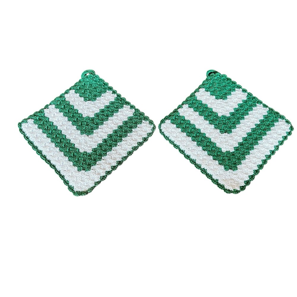 VTG Set of 2 Handmade Hanging Crochet Hot Pad Pot Holders Retro Kitchen Green 5”